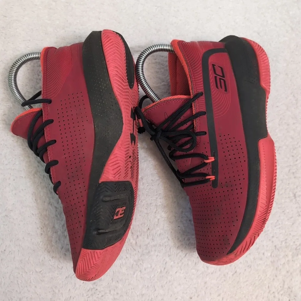 Under Armour Shoes Youth 4.5 Curry 3Zero 3 GS Sneakers‎ Red Athletic 3022117-601